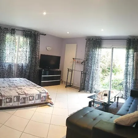 Moderne Terrasse Parking Pres De Paris דירה קורביל-אסונס